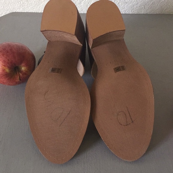 Kelsi Dagger Brooklyn Open Toe Sandals - Picture 8 of 8